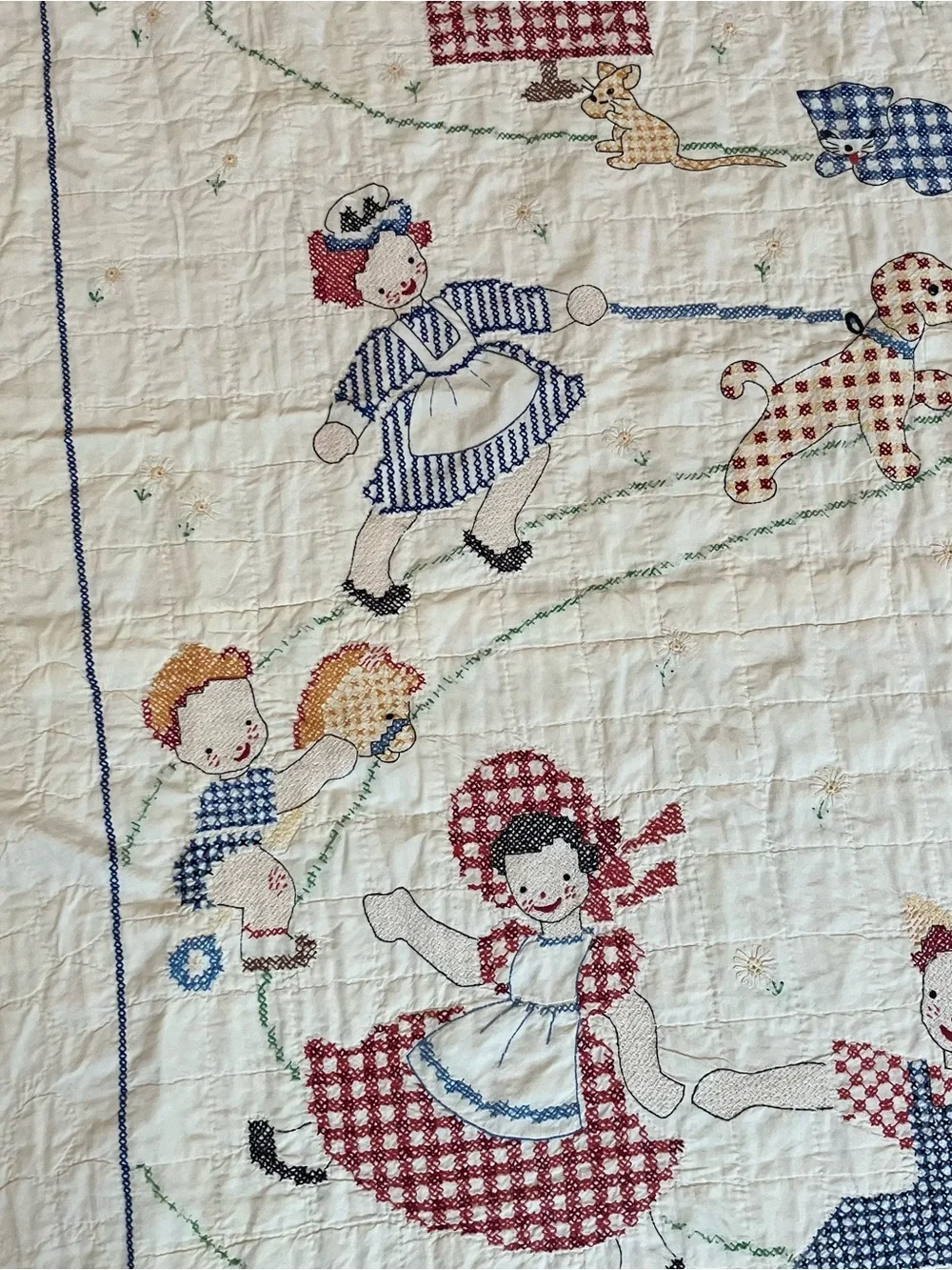 VTG 1940s Raggedy Ann Baby Crib Blanket Hand Embroidered Quilted 52”X 34.5”